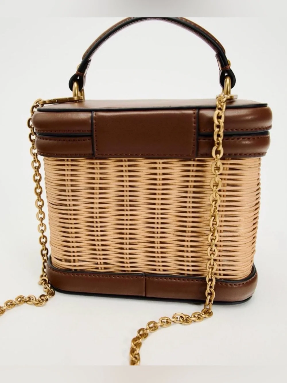 Zara contrast basket bag New with defects